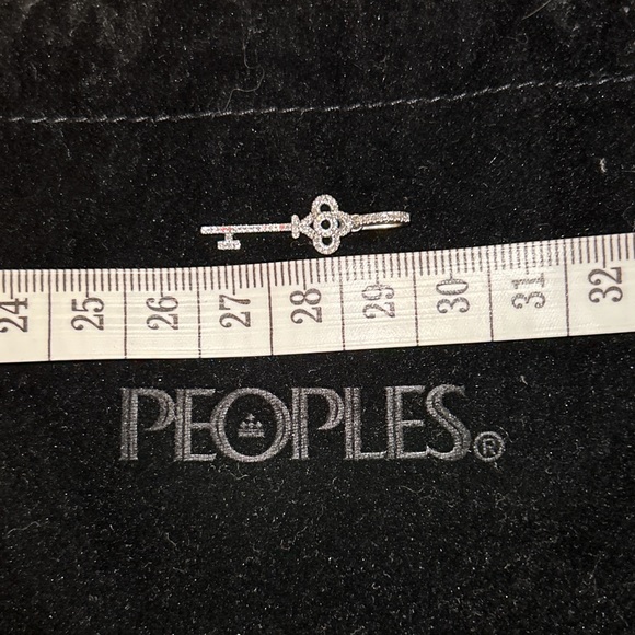 **HOST PICK** STUNNING Diamond & White Gold Key Necklace - Picture 9 of 13